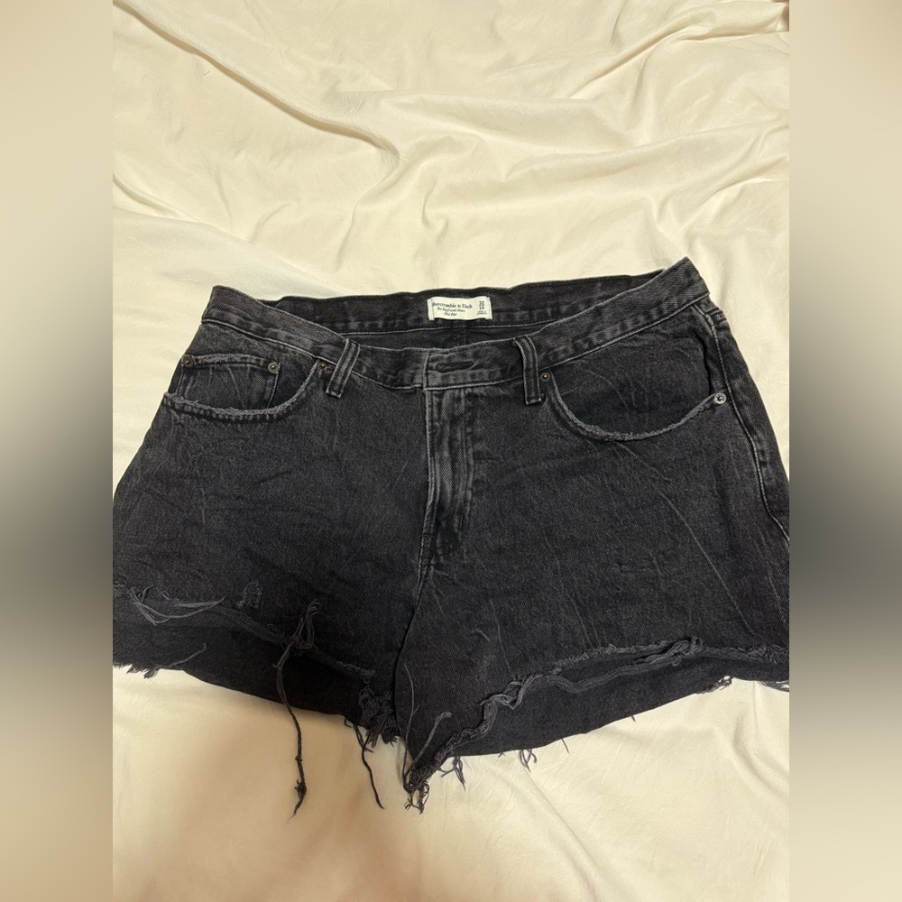 Abercrombie & Fitch Distressed Boyfriend Mid Rise Black Jean Shorts